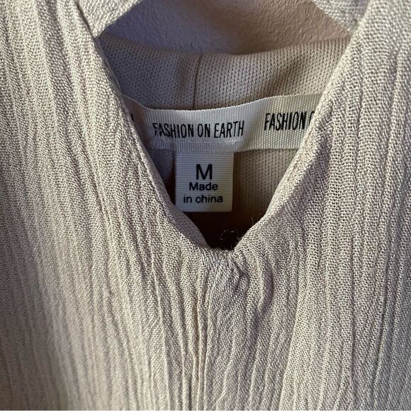 Irene’s Story Fashion On Earth Tannish Blush Romper Size M NWT - Picture 5 of 14